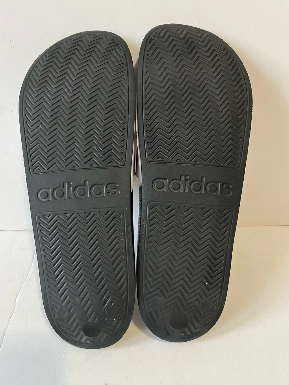 Adidas Adilette Slides White Black Cloudfoam Size 16